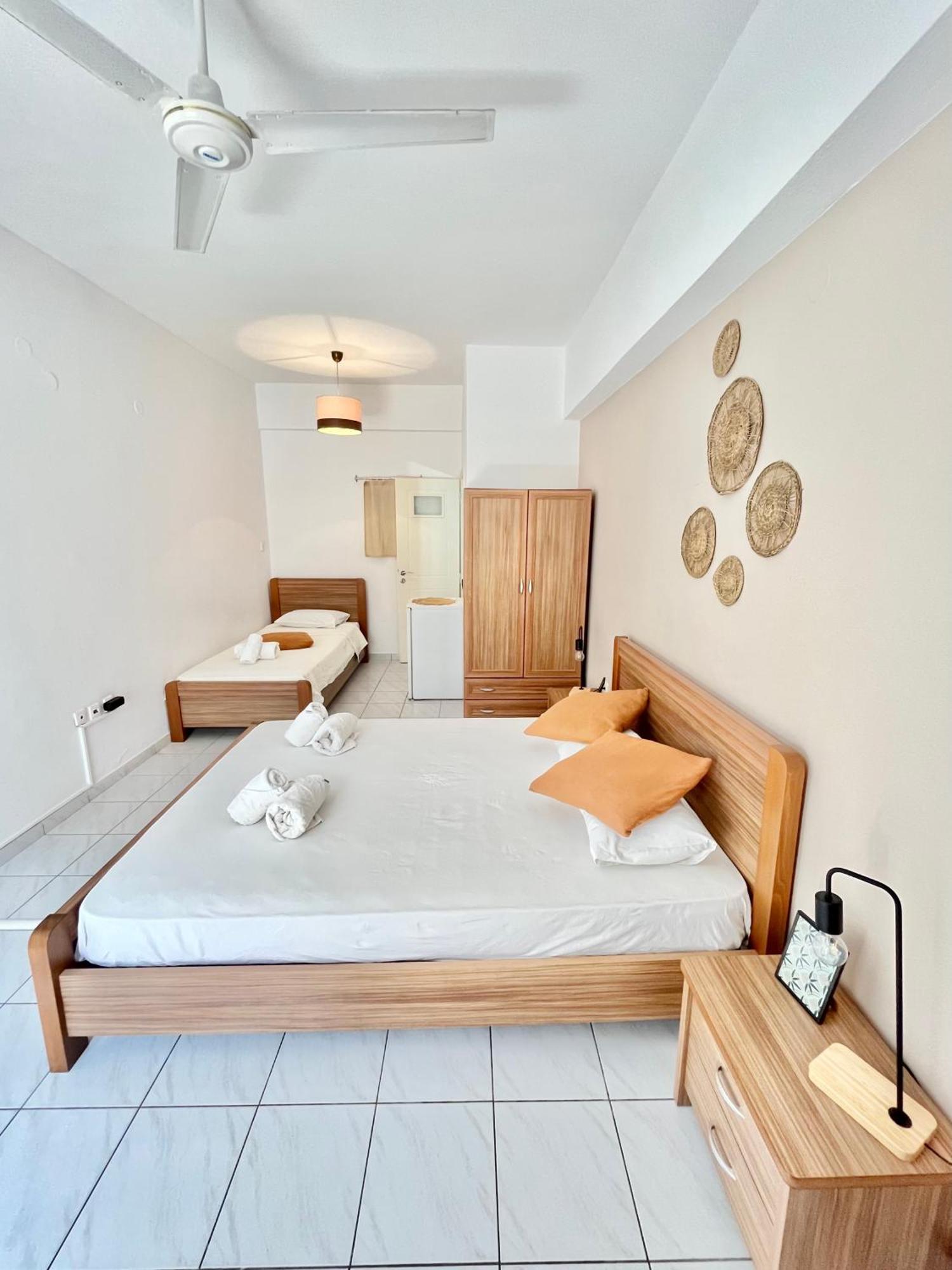 פיניקונטה Koutrakis Rooms מראה חיצוני תמונה
