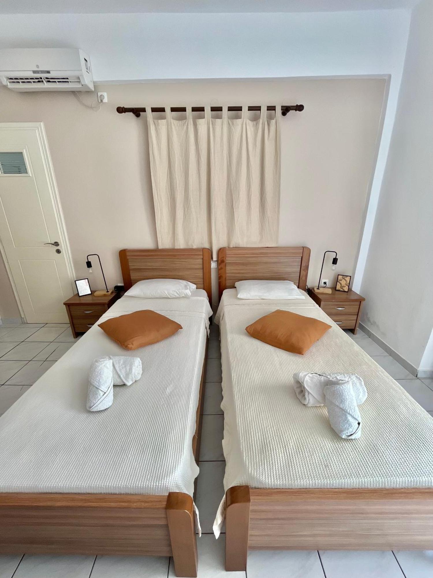 פיניקונטה Koutrakis Rooms מראה חיצוני תמונה
