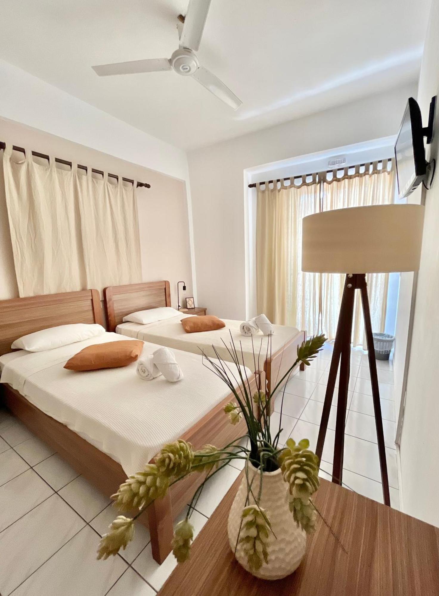 פיניקונטה Koutrakis Rooms מראה חיצוני תמונה