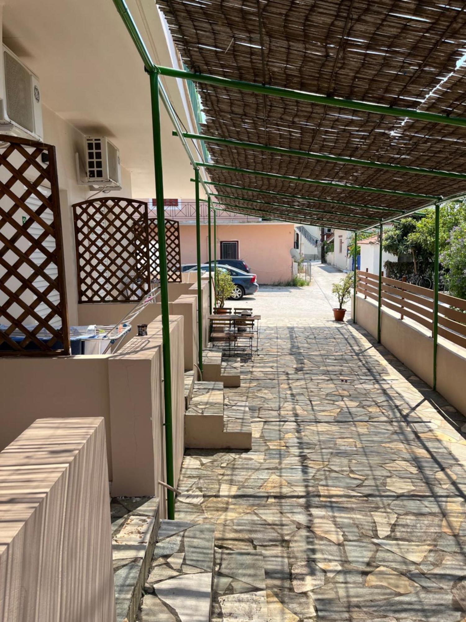 פיניקונטה Koutrakis Rooms מראה חיצוני תמונה