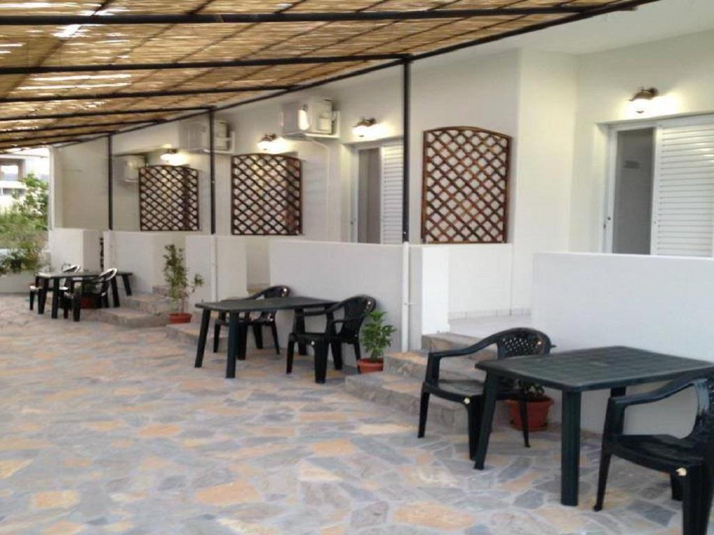 פיניקונטה Koutrakis Rooms מראה חיצוני תמונה